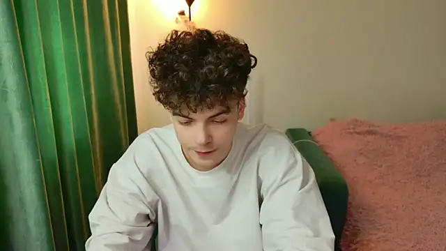 Snapshot of dreamgonetan chatting on 8, 11, 2025 dreamgonetan online show from 8, 11, 2025