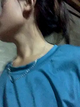 Snapshot of Halyy_xx chatting on 3, 10, 2025 Halyy xx online show from 3, 10, 2025