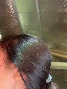 Snapshot of Halyy_xx chatting on 5, 10, 2025 Halyy xx online show from 5, 10, 2025