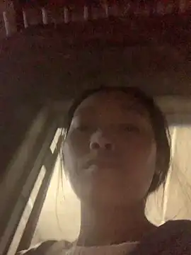 Snapshot of Halyy_xx chatting on 24, 10, 2025 Halyy xx online show from 24, 10, 2025