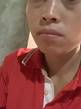 Snapshot of Halyy_xx chatting on 31, 10, 2025 Halyy xx online show from 31, 10, 2025