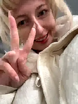 RonnieKiss online show from 5, 10, 2025