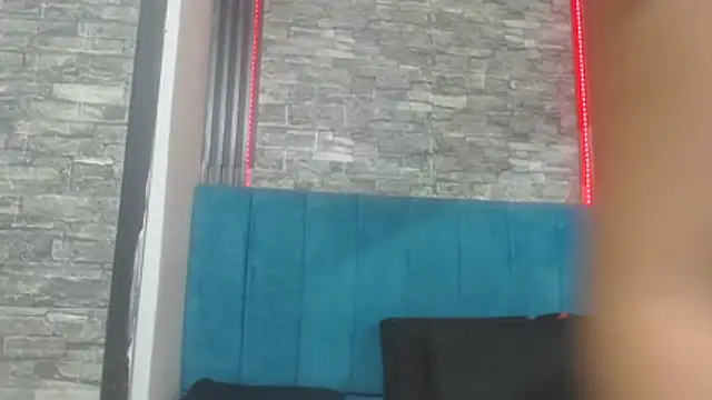 Lil Rose2006 online show from 17, 12, 2025