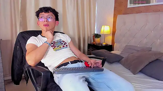 liam twiink online show from 14, 1, 2026