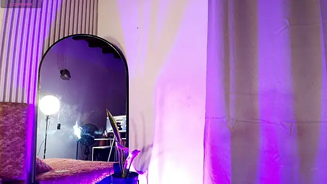 Missdionne curly online show from 29, 3, 2026