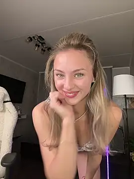 Mally Say online show from 30, 10, 2025