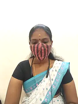 Snapshot of Tamil_Yalini12 chatting on 10, 10, 2025 Tamil Yalini12 online show from 10, 10, 2025