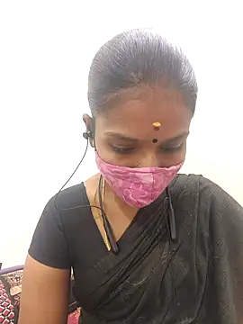 Snapshot of Tamil_Yalini12 chatting on 31, 10, 2025 Tamil Yalini12 online show from 31, 10, 2025