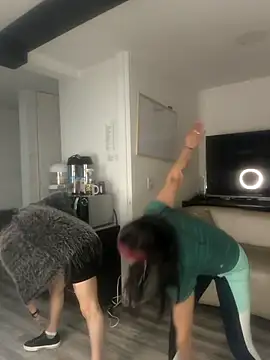 Alisson Stonee online show from 24, 4, 2026