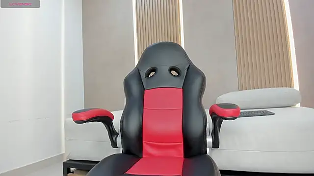 Snapshot of emily_kovac chatting on 17, 1, 2026 emily kovac online show from 17, 1, 2026