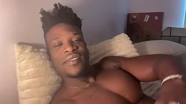 Snapshot of MrDaddyBlackNi9e chatting on 14, 11, 2025 MrDaddyBlackNi9e online show from 14, 11, 2025