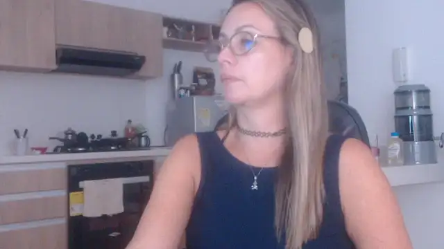 LovePaula online show from 23, 10, 2025