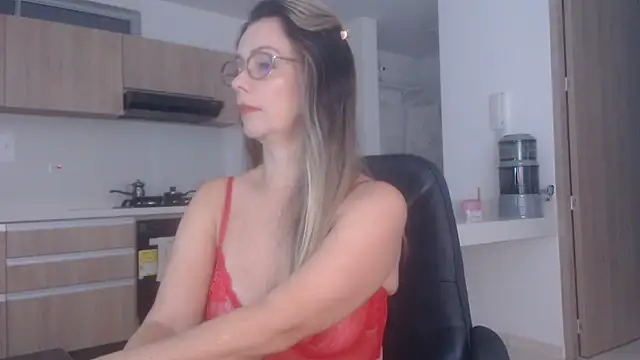 LovePaula online show from 8, 2, 2026