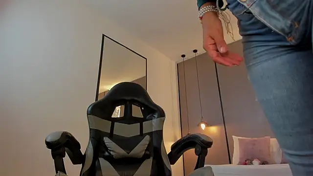 Snapshot of zoee_zi chatting on 31, 1, 2026 zoee zi online show from 31, 1, 2026