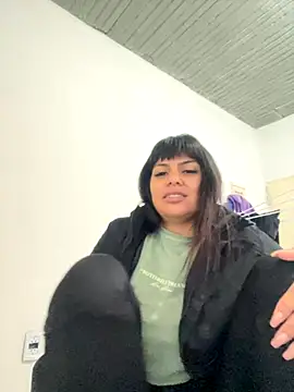 Snapshot of Bulma04 chatting on 28, 10, 2025 Bulma04 online show from 28, 10, 2025