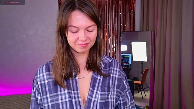 Snapshot of EllaCanny chatting on 8, 6, 2026 EllaCanny online show from 8, 6, 2026