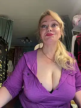 Snapshot of Sweet-blonde chatting on 20, 7, 2026 Sweet-blonde online show from 20, 7, 2026