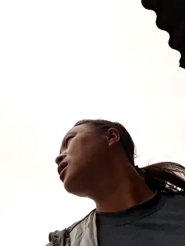 xuxulovezz online show from 9, 10, 2025