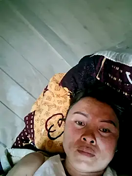 xuxulovezz online show from 9, 4, 2026