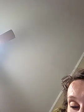 Snapshot of brunettebabexo3 chatting on 24, 10, 2025 brunettebabexo3 online show from 24, 10, 2025