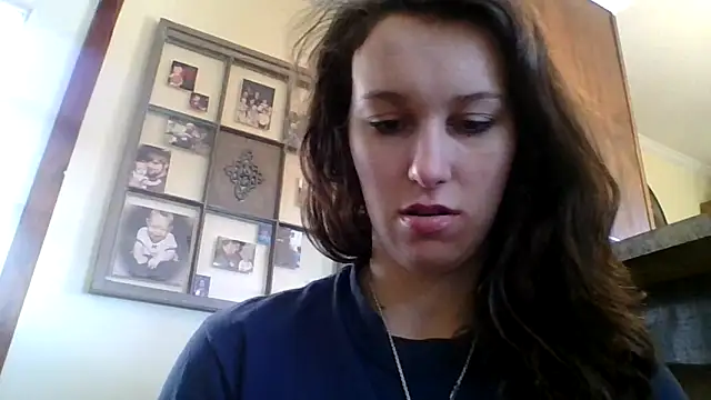 brunettebabexo3 online show from 18, 1, 2026