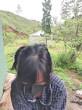 Snapshot of Helen-Tran chatting on 18, 11, 2025 Helen-Tran online show from 18, 11, 2025