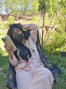 Snapshot of Helen-Tran chatting on 2, 2, 2026 Helen-Tran online show from 2, 2, 2026