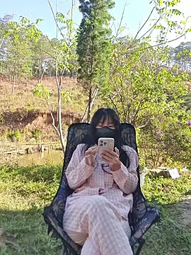 Snapshot of Helen-Tran chatting on 5, 2, 2026 Helen-Tran online show from 5, 2, 2026