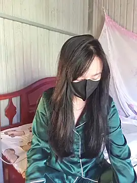 Snapshot of Helen-Tran chatting on 7, 2, 2026 Helen-Tran online show from 7, 2, 2026