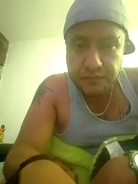 Snapshot of Ruloluna chatting on 15, 11, 2025 Ruloluna online show from 15, 11, 2025