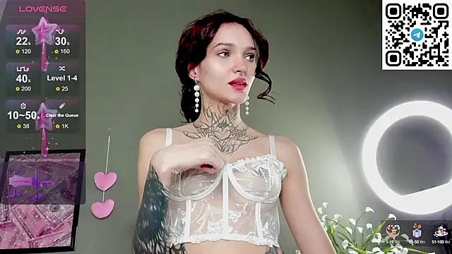 Snapshot of Selena_Lune chatting on 11, 10, 2025 Selena Lune online show from 11, 10, 2025