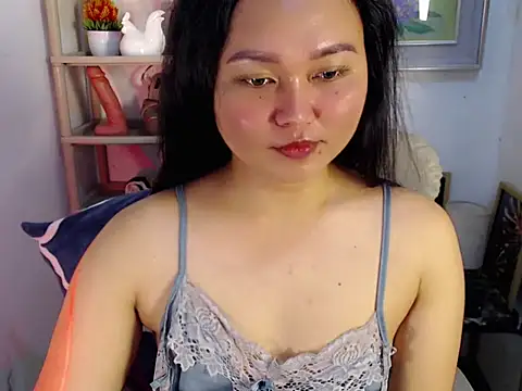 Eyes-on-me online show from 28, 6, 2026