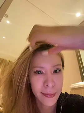 miumiu-66 online show from 19, 10, 2025