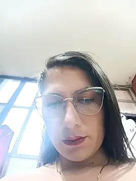 Snapshot of Mia-love-03 chatting on 27, 10, 2025 Mia-love-03 online show from 27, 10, 2025