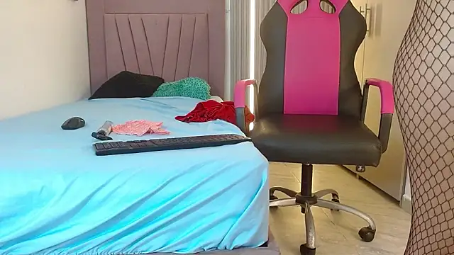 Snapshot of meli_peach1 chatting on 22, 10, 2025 meli peach1 online show from 22, 10, 2025