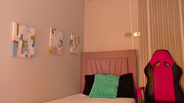 Snapshot of meli_peach1 chatting on 23, 11, 2025 meli peach1 online show from 23, 11, 2025