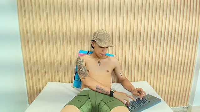 Frayhot777 online show from 11, 2, 2026