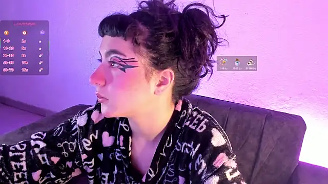 Snapshot of kitty__chs chatting on 30, 10, 2025 kitty chs online show from 30, 10, 2025