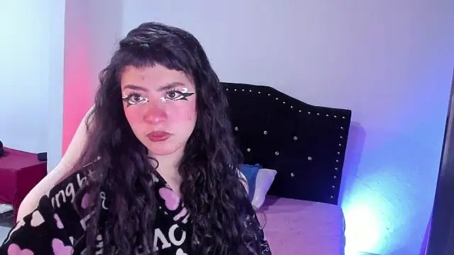 Snapshot of kitty__chs chatting on 18, 12, 2025 kitty chs online show from 18, 12, 2025