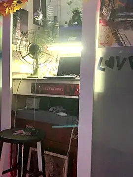 blondebarbiebae online show from 24, 4, 2026