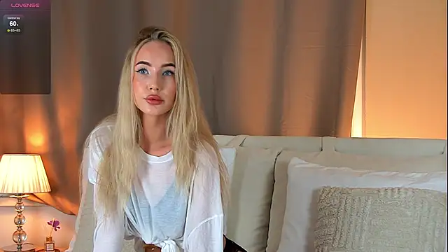 Snapshot of MaryDavies chatting on 17, 10, 2025 MaryDavies online show from 17, 10, 2025