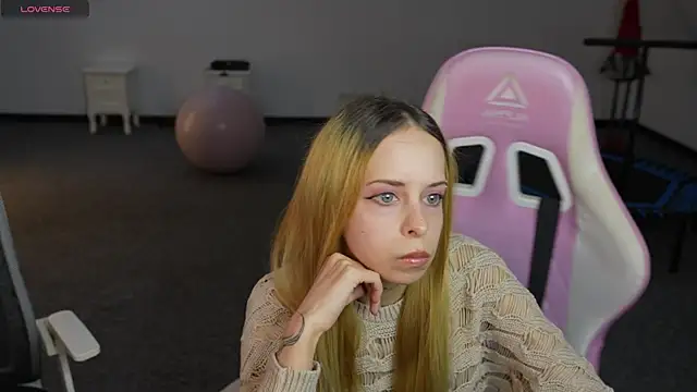 Luchi Sun online show from 25, 10, 2025