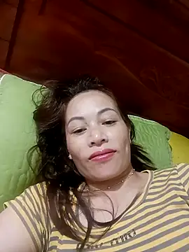 Snapshot of suka-bae chatting on 11, 10, 2025 suka-bae online show from 11, 10, 2025