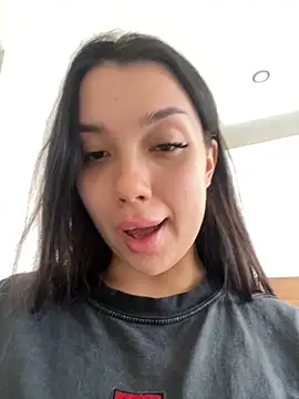 kiss Lissa online show from 4, 10, 2025