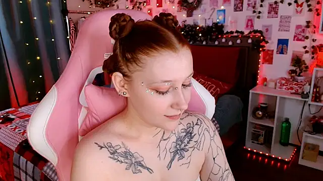 Ayla Hicks online show from 2, 12, 2025