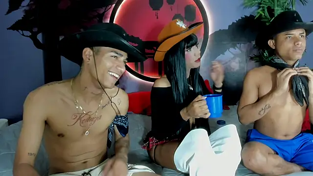 Snapshot of Bi_Loverss chatting on 28, 9, 2025 Bi Loverss online show from 28, 9, 2025