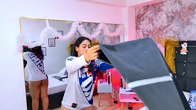 Snapshot of Aliss_Star chatting on 19, 12, 2025 Aliss Star online show from 19, 12, 2025