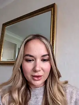 Snapshot of BarbieDolly_x chatting on 17, 10, 2025 BarbieDolly x online show from 17, 10, 2025