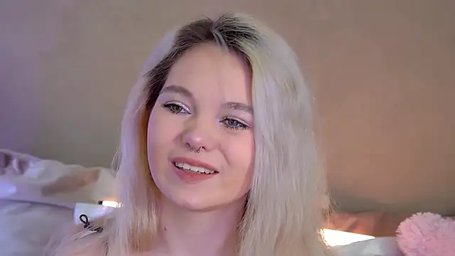 Snapshot of AnnaDelon chatting on 16, 10, 2025 AnnaDelon online show from 16, 10, 2025