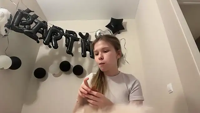 CandysRose online show from 9, 4, 2026